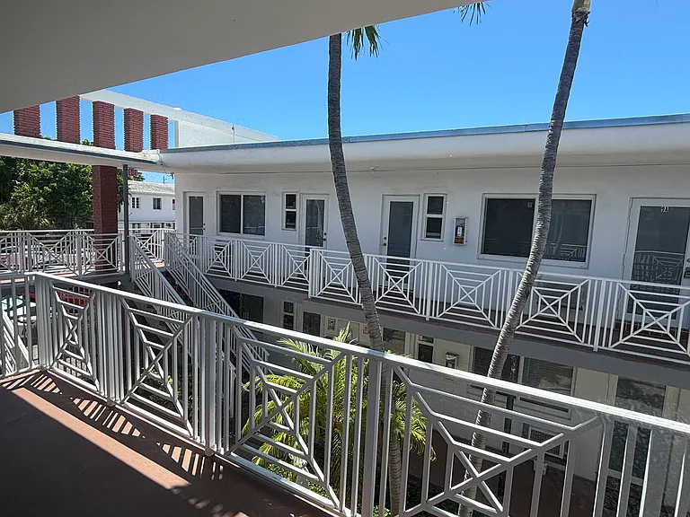 7424 Byron Ave #9B — Photo 19