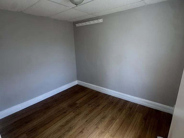 406 Michigan Ave #4 — Photo 3