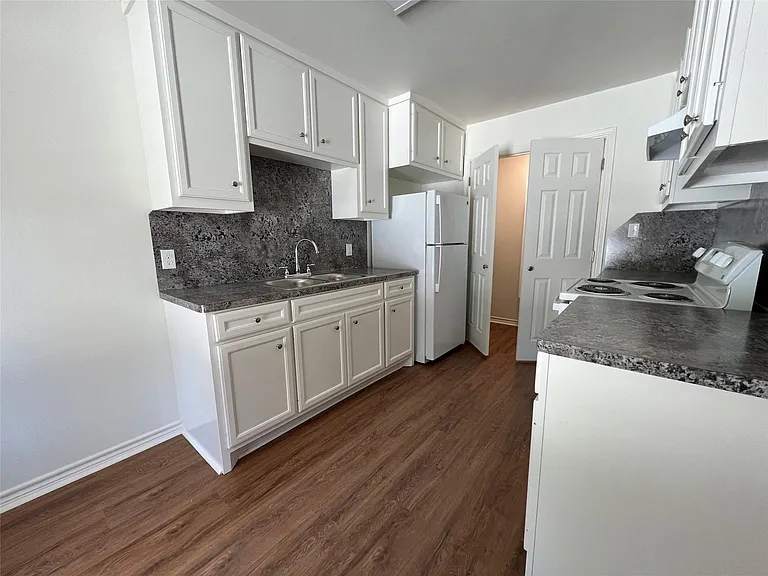 1231 Sycamore Ave #D — Photo 15