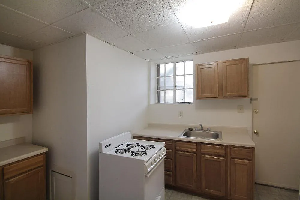 2 bed, 755 sqft, $1,200 — Photo 3