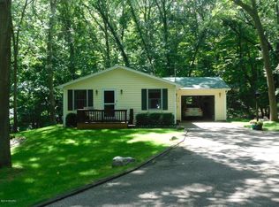 24 1st St, Plainwell, MI 49080