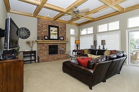 familyroom_700.jpg