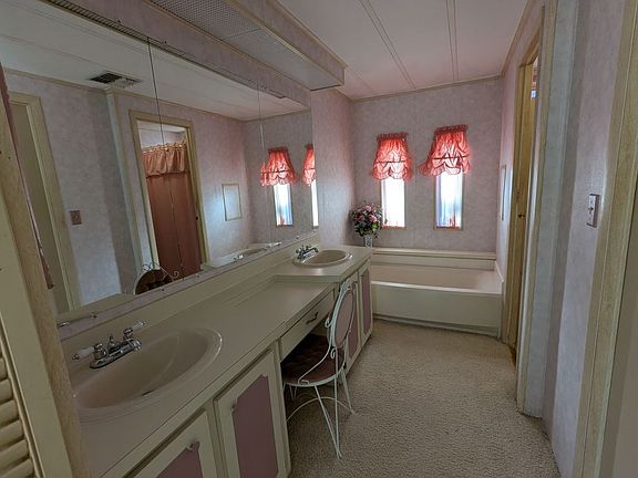 3rd image of 15777 Bolesta Rd #138