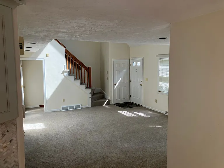 81 Village St — Photo 4