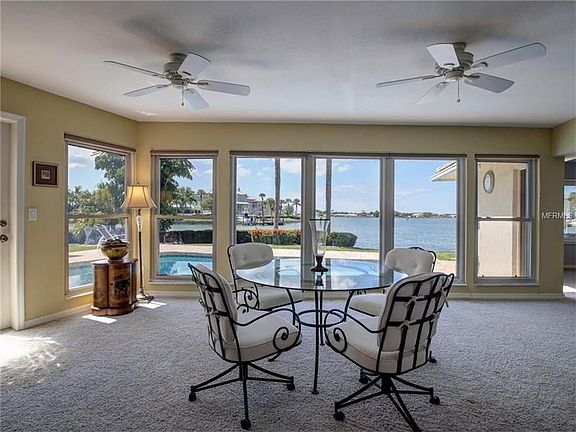 4th image of 224 Poinciana Ln