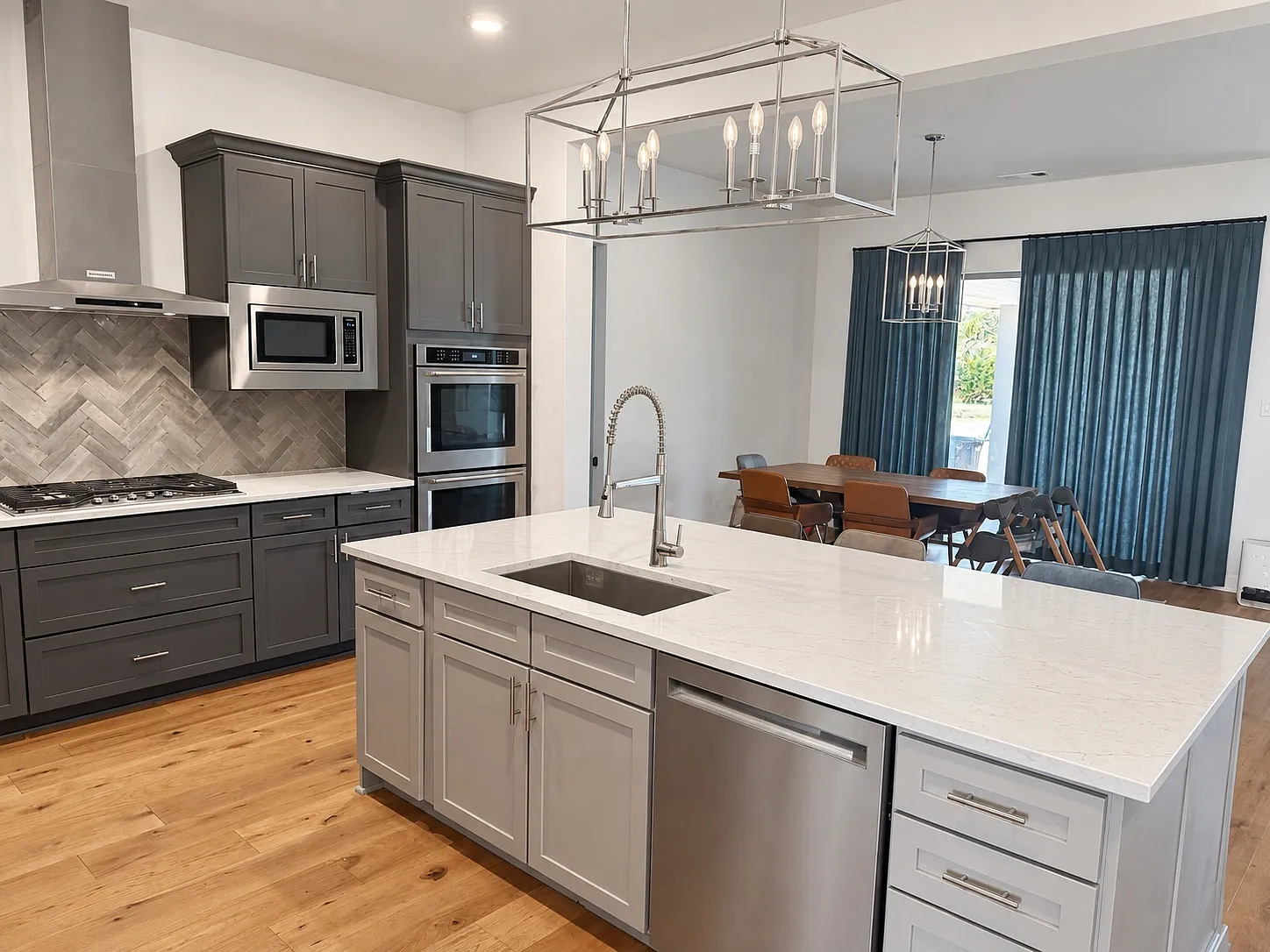 5 bed, 4001 sqft, $8,500 — Photo 4