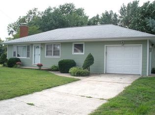 1917 W Parkview Dr, Quincy, IL 62301