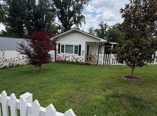 35 Pickett Hill St, Clayton, GA 30525