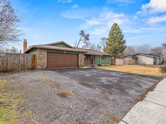 3rd image of 4332 Meadows Dr