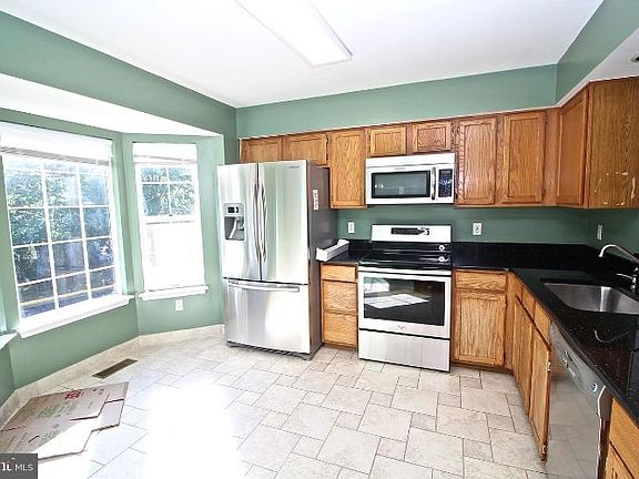 3rd image of 5525 Stroud Ct