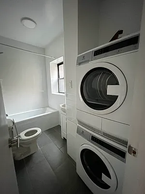 Rented by Lang Realty LLC | media 4