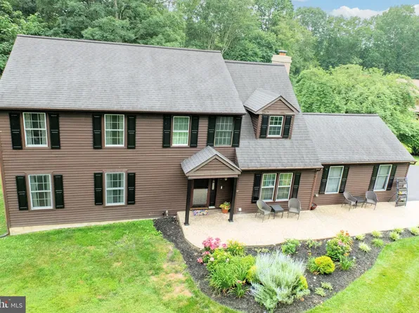 1542 Canyon Dr, Downingtown, PA 19335