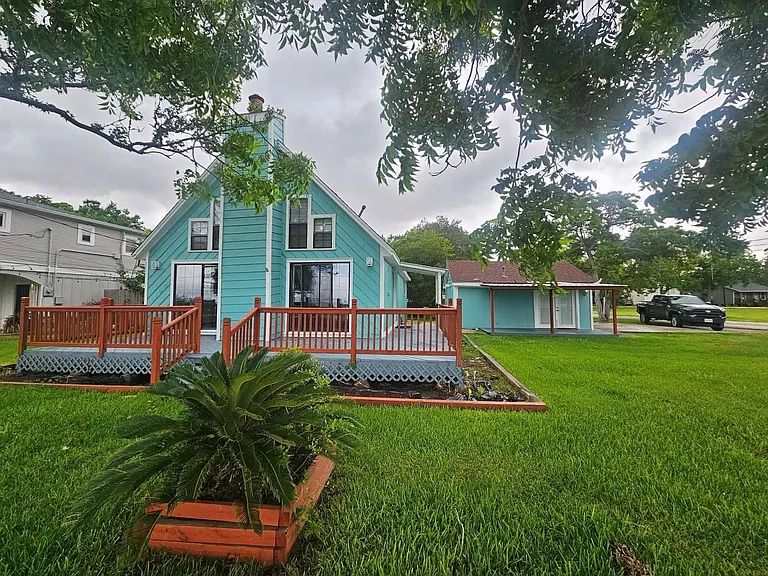 407 Bayshore Dr — Photo 4