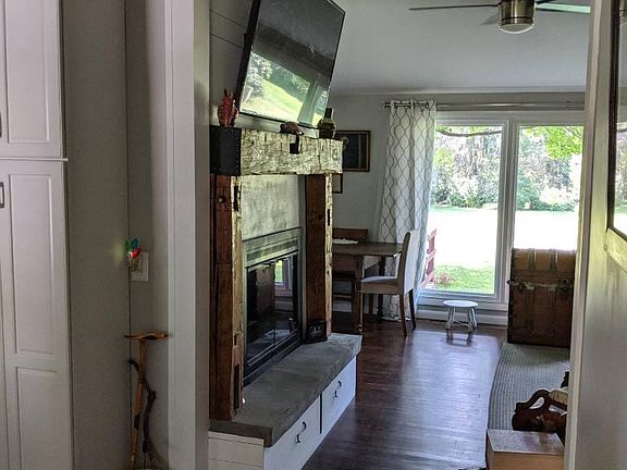 3rd image of 498 Acme Rd