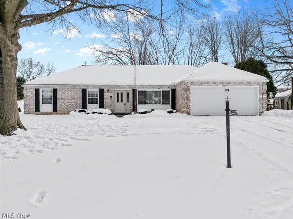 2664 Daffodil St NE, Canton, OH 44705