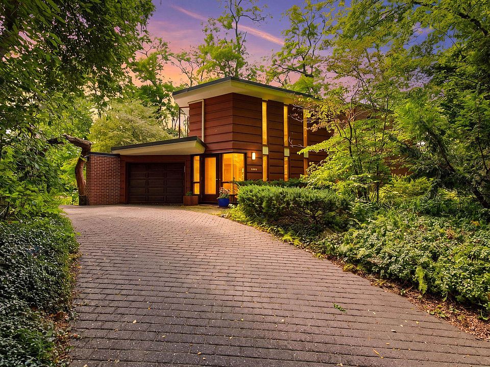 1st image of 1003 Oak Way
