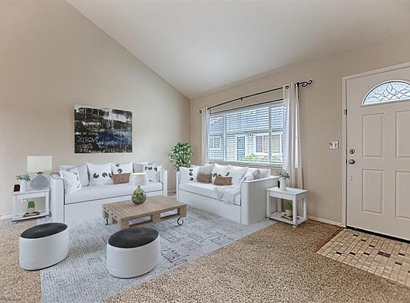 3rd image of 3332 Mission Dr