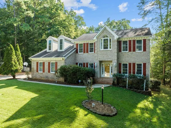 210 Collinson Dr, Chapel Hill, NC 27514
