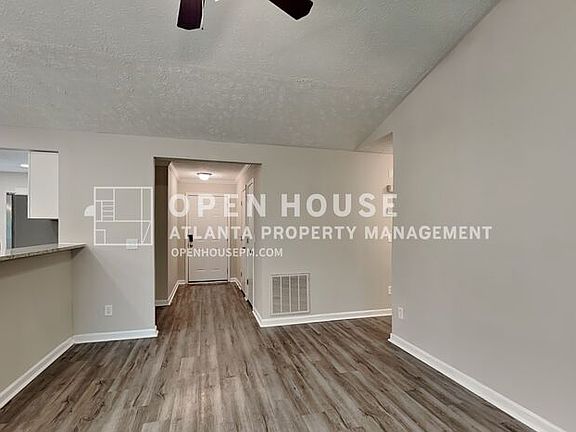 4th image of 1205 River Forest Ln