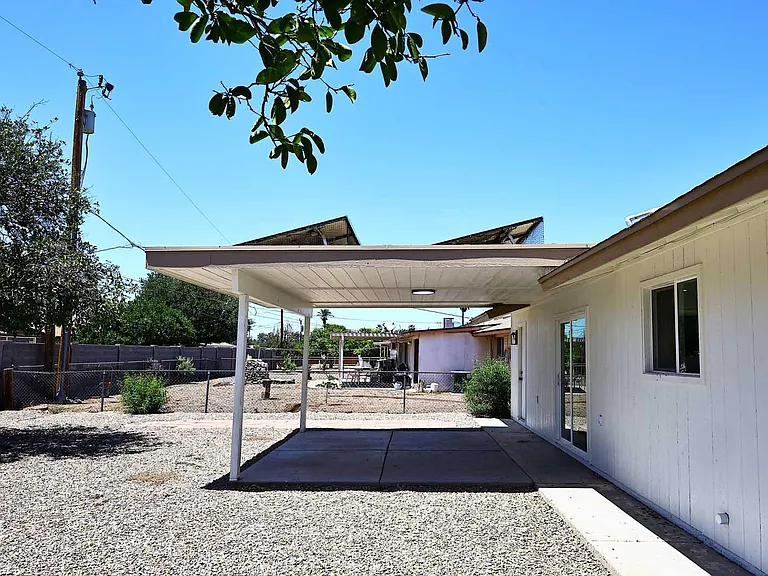 10537 W La Jolla Dr — Photo 32