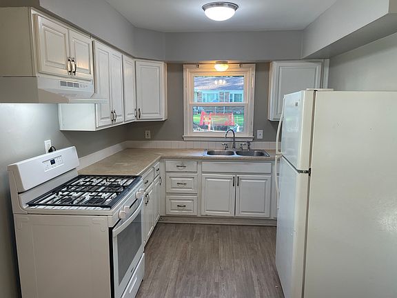 3rd image of 3725 Hartman Ave