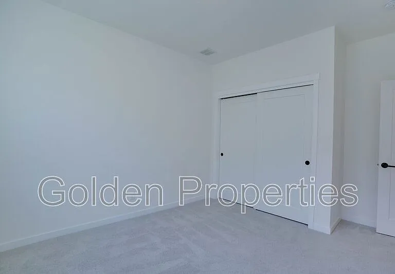 7768 N Girard Cir — Photo 17