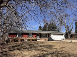 326 Plank Rd, Mukwonago, WI 53149