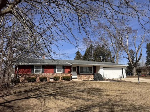 326 Plank ROAD, Mukwonago, WI 53149