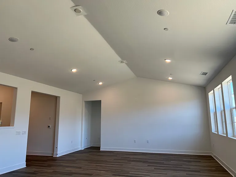1840 Vincent Dr — Photo 11