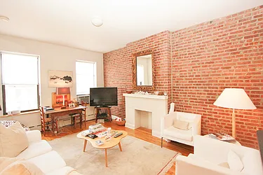 Rented by R New York