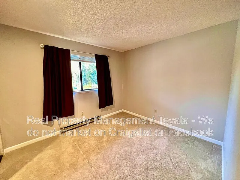 2 bed, 1.5 bath, 962 sqft, $1,800 — Photo 2