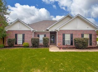 2929 Falcon Ct, Benton, AR 72015