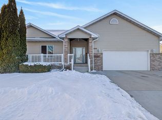 1234 Hummingbird Cir, Waterloo, IA 50702