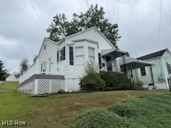 2504 New York Ave, Parkersburg, WV 26101