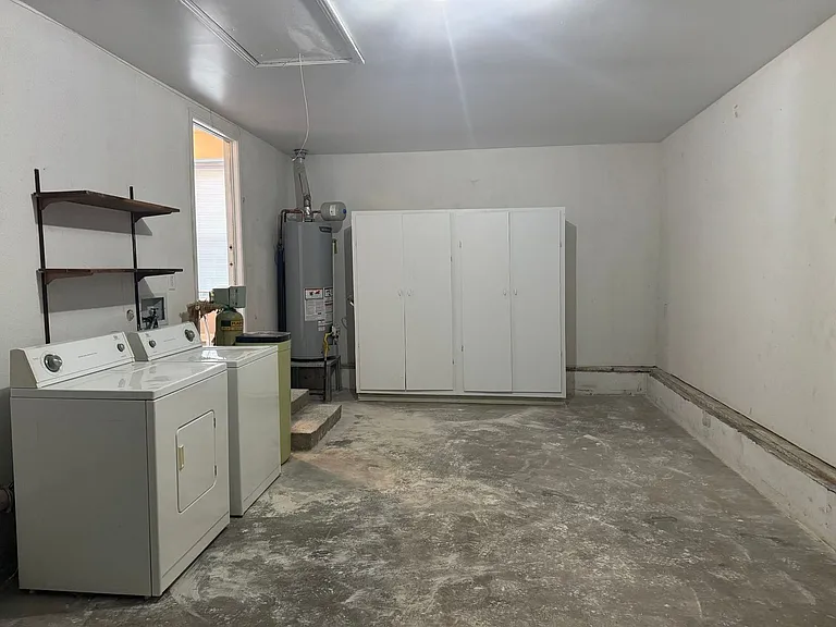 104 Cornelia Ct — Photo 20
