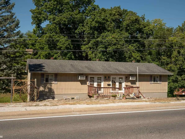 305 S 14th St, Hamilton, IL 62341