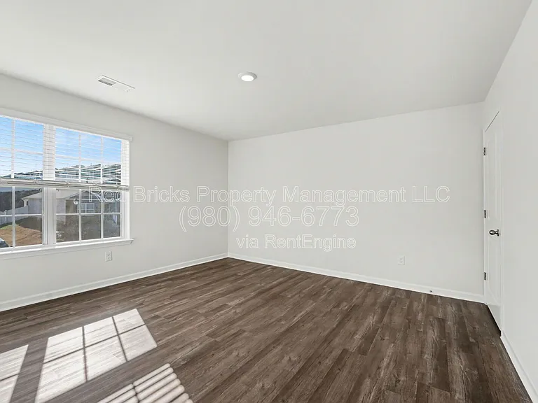 7847 Whispering Stream Dr — Photo 24