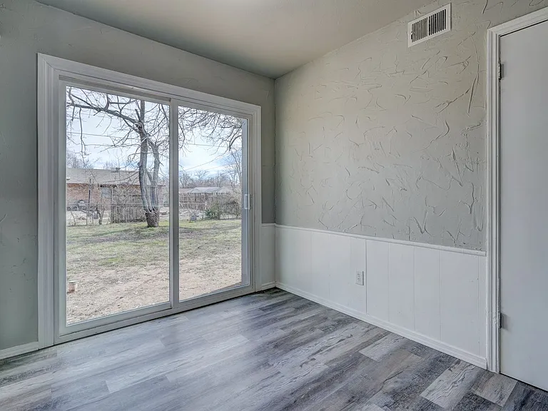 1200 McDonald Dr — Photo 8