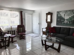 409 SW Natura Ave APT B, Deerfield Beach, FL 33441