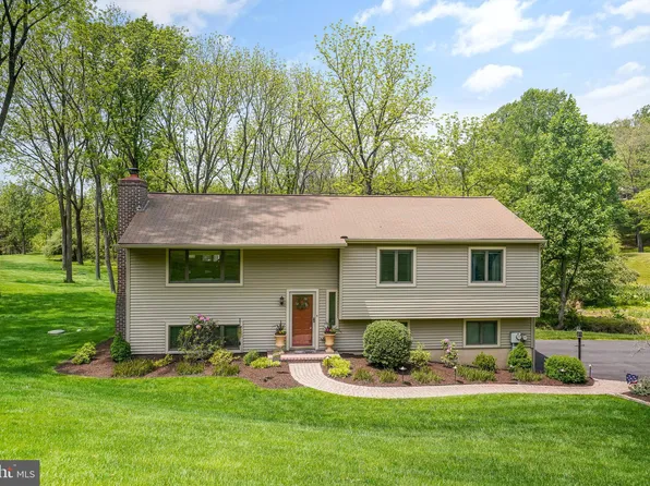 601 Spring Line Dr, West Chester, PA 19382