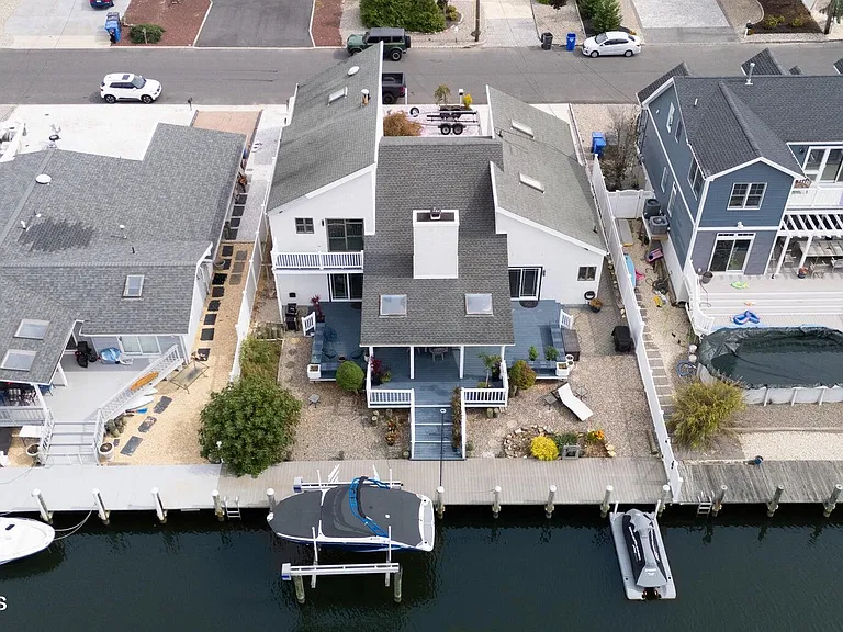 385 Aldo Dr — Photo 60