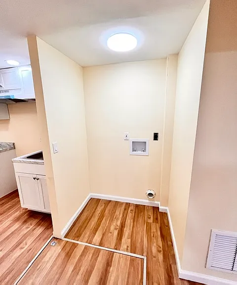 407 Temple St #B — Photo 8