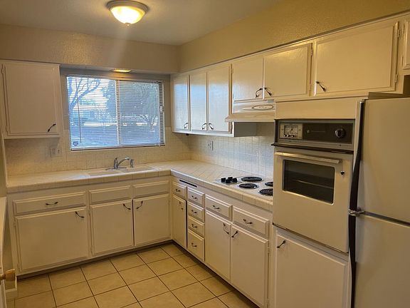 3rd image of 28200 Winged Foot Dr