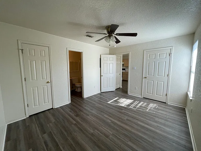1606 Dugger Cir #D — Photo 11
