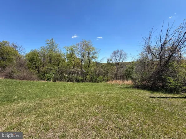 890 Red Oak Cv, Auburn, PA 17922