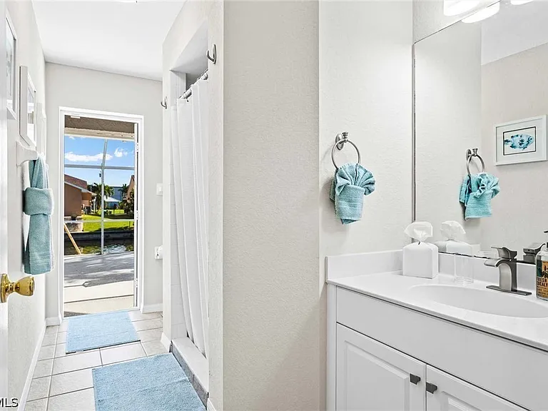 4131 SW 17th Pl — Photo 16