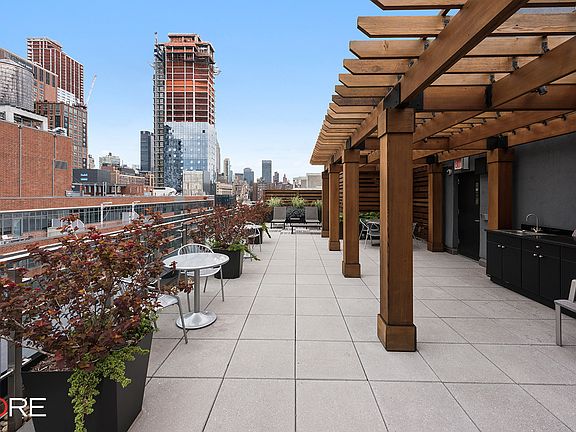 5th image of 540 W 28th St APT 5C
