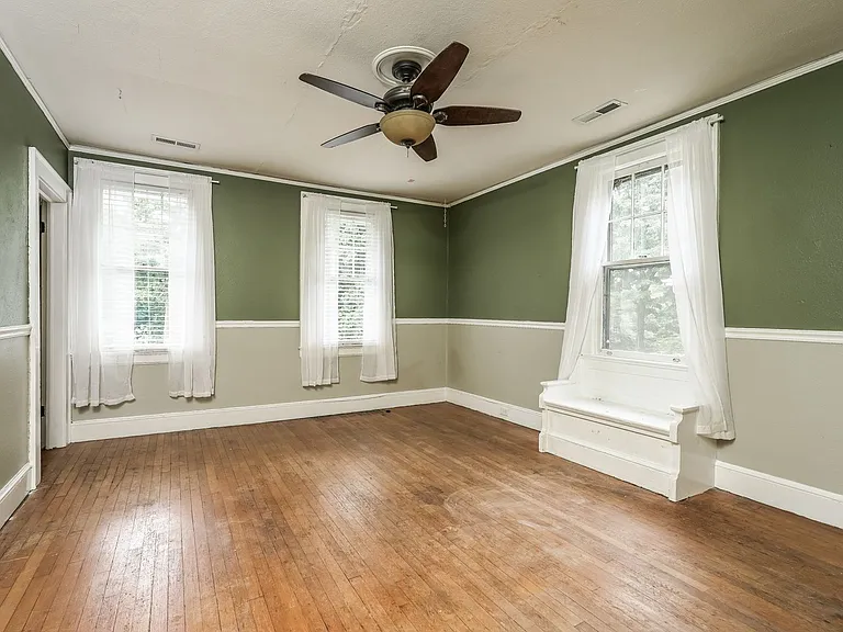 340 W End Blvd — Photo 15