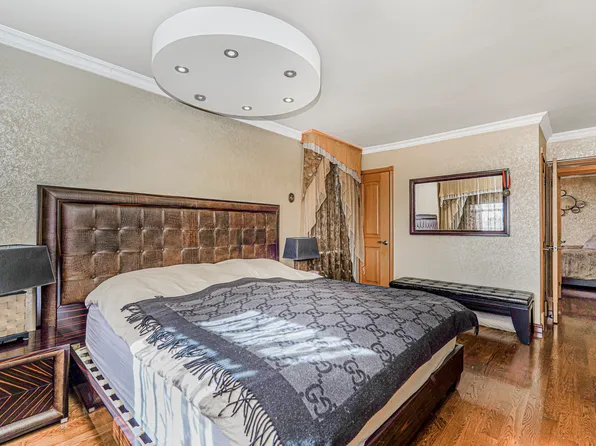 735 Avenue W image 15 of 28