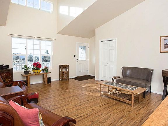 3rd image of 3135 Amelia Cir